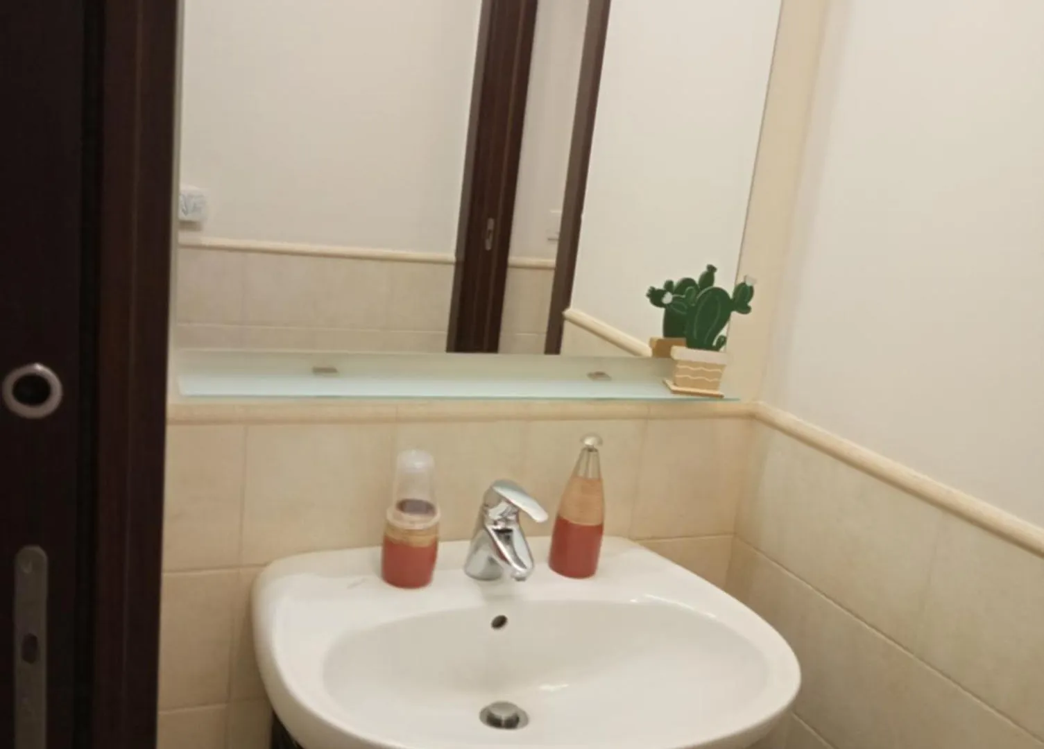 בארי Kaktus B&B לינה וארוחת בוקר